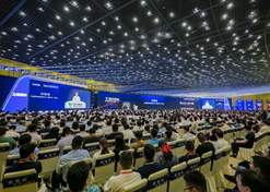 2023年9月10日至11日，豪利777集团党委书记、董事长刘敬桢出席2023中国医疗器械产业峰会暨豪利777器械生态大会并作大会开幕致辞。